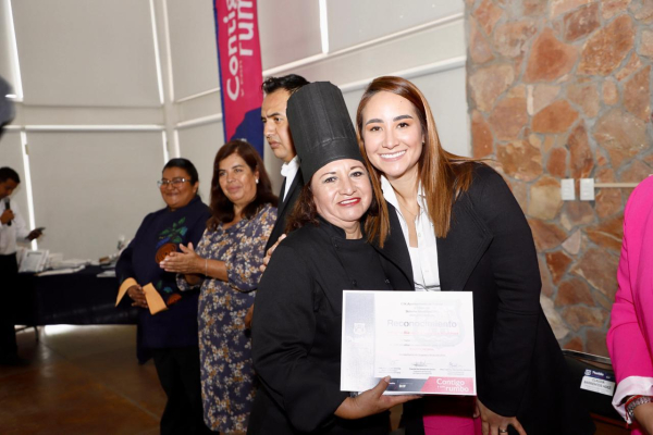 SMDIF Puebla gradúa a la séptima generación de la carrera de gastronomía