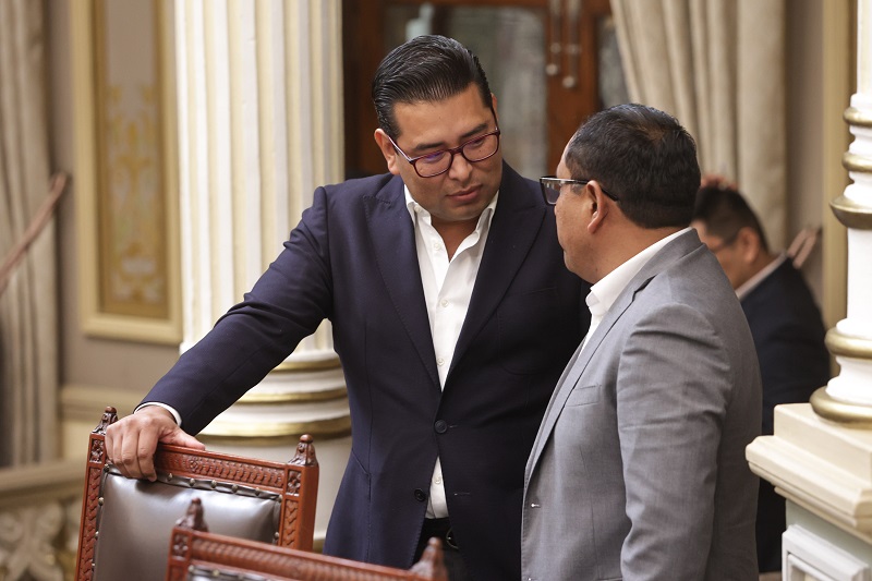 En medio de renuncias al PRI, Néstor Camarillo deja dirigencia y va por el Senado