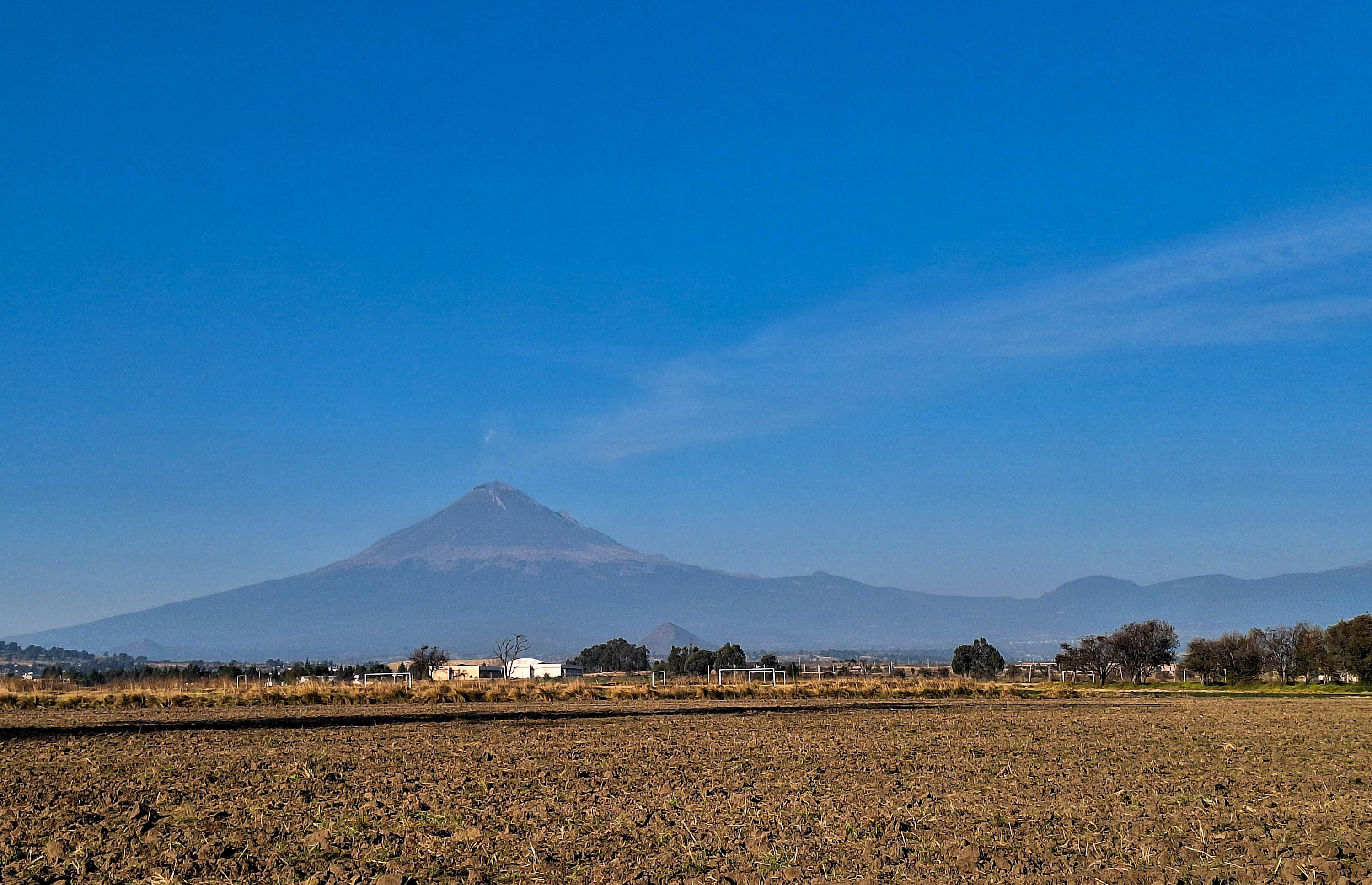 VIDEO Volcán Popocatépetl amanece en calma este viernes