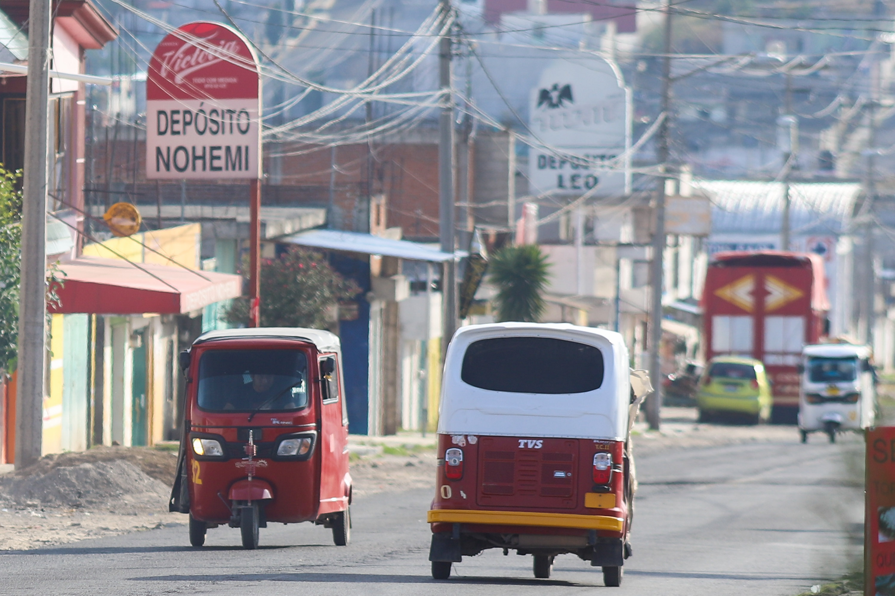 Hieren a mujer que viajaba en un mototaxi en Papalotla 