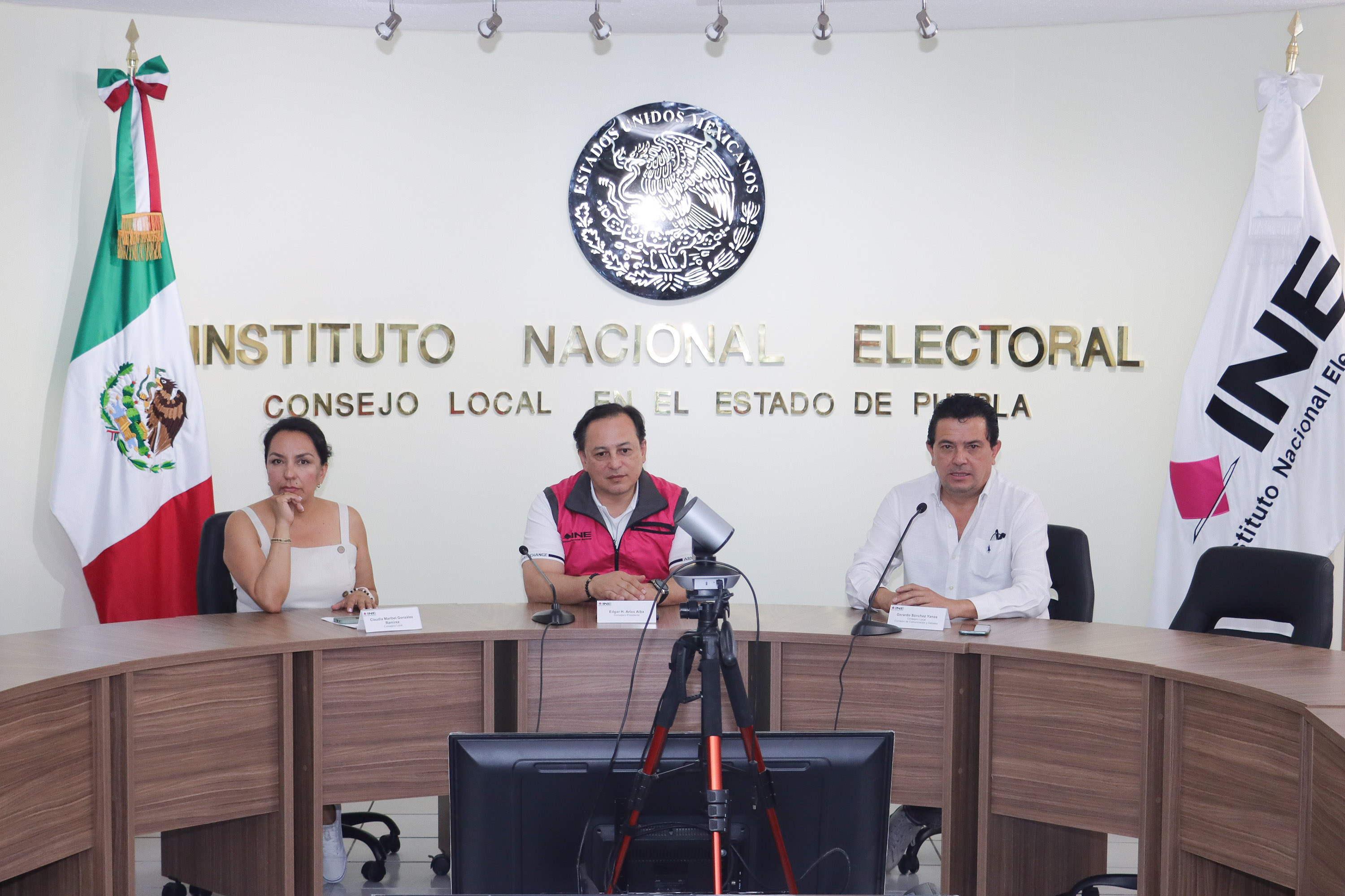 INE confirma debates en cuatro distritos federales de Puebla