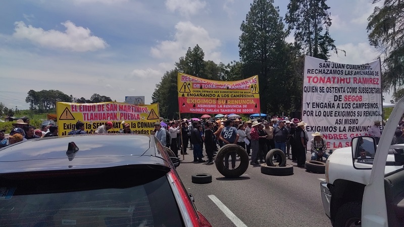 Ejidatarios ahorcan con bloqueos 4 vialidades en Puebla y Tlaxcala