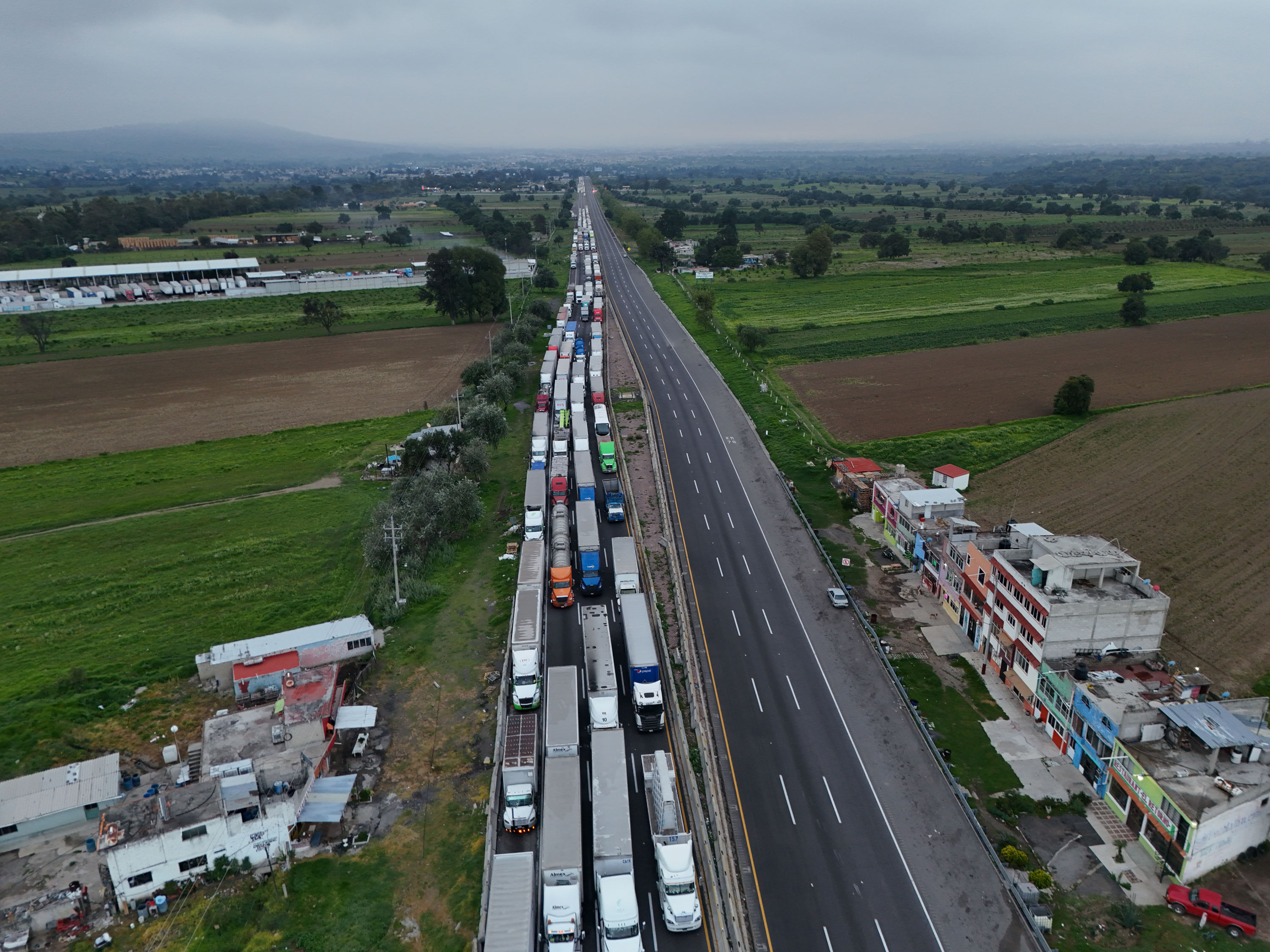 Bloqueos en carreteras poblanas dejaron pérdidas por 10 mil mdp