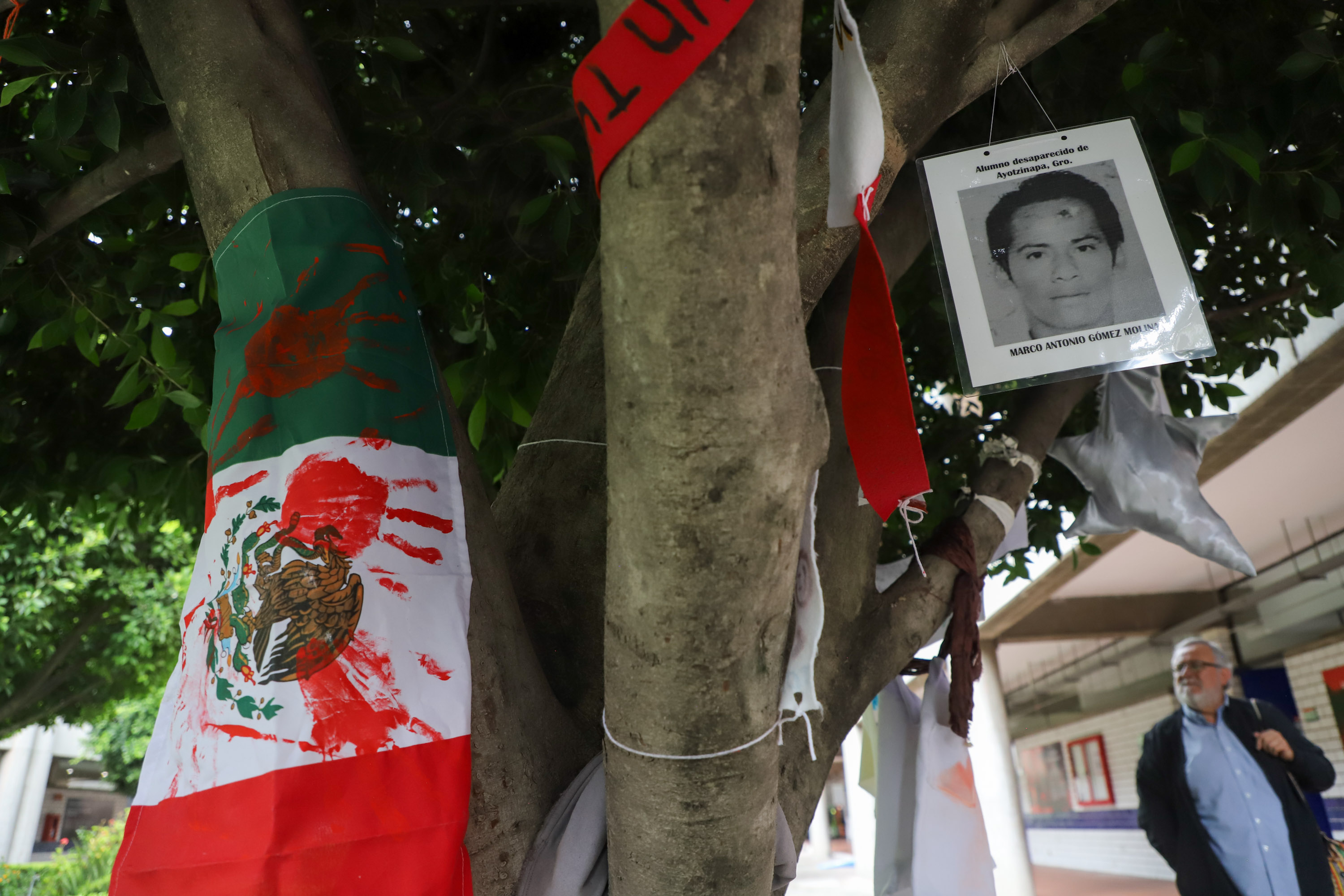 VIDEO A 10 años de su desaparición, recuerda Ibero Puebla a estudiantes de Ayotzinapa