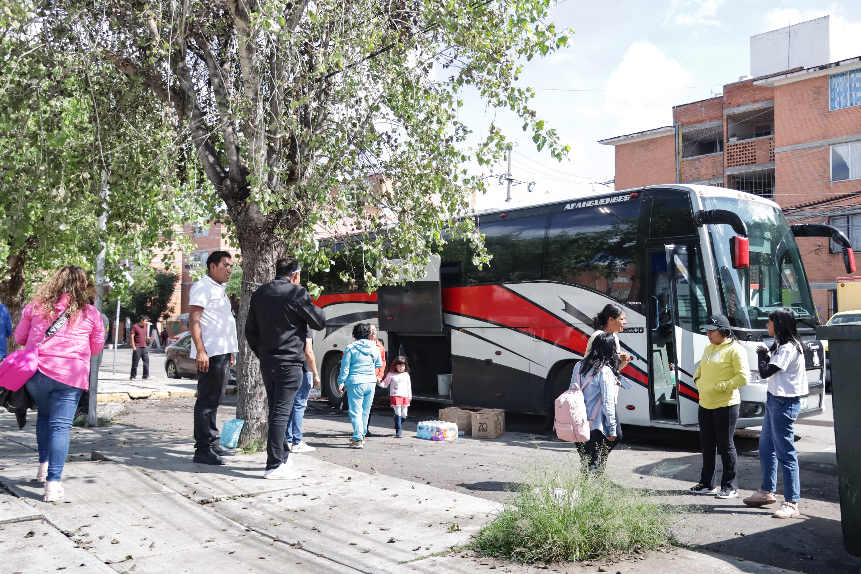 Salen camiones desde Puebla a evento de Claudia Sheinbaum