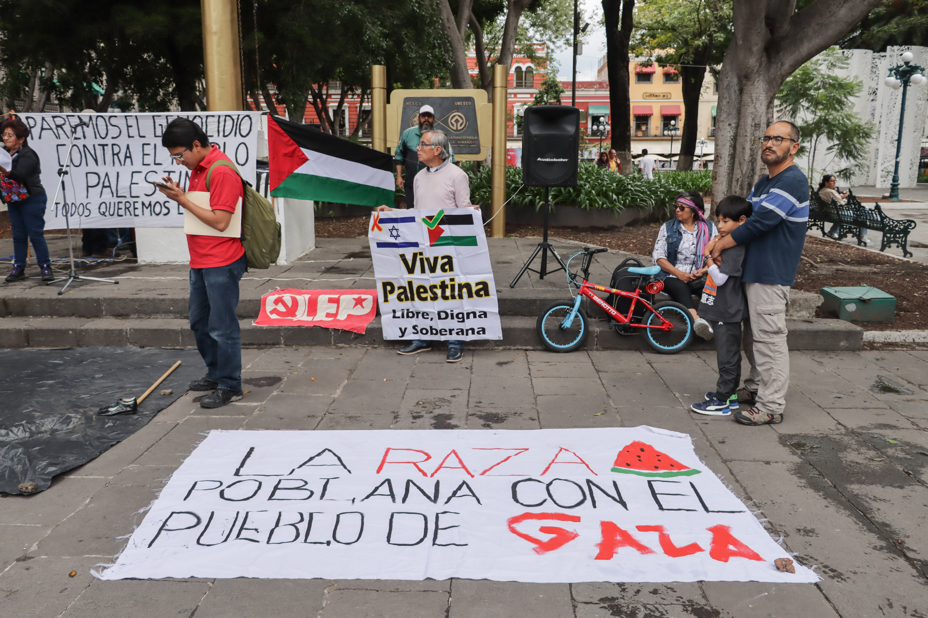 Activistas alzan la voz a favor de Palestina