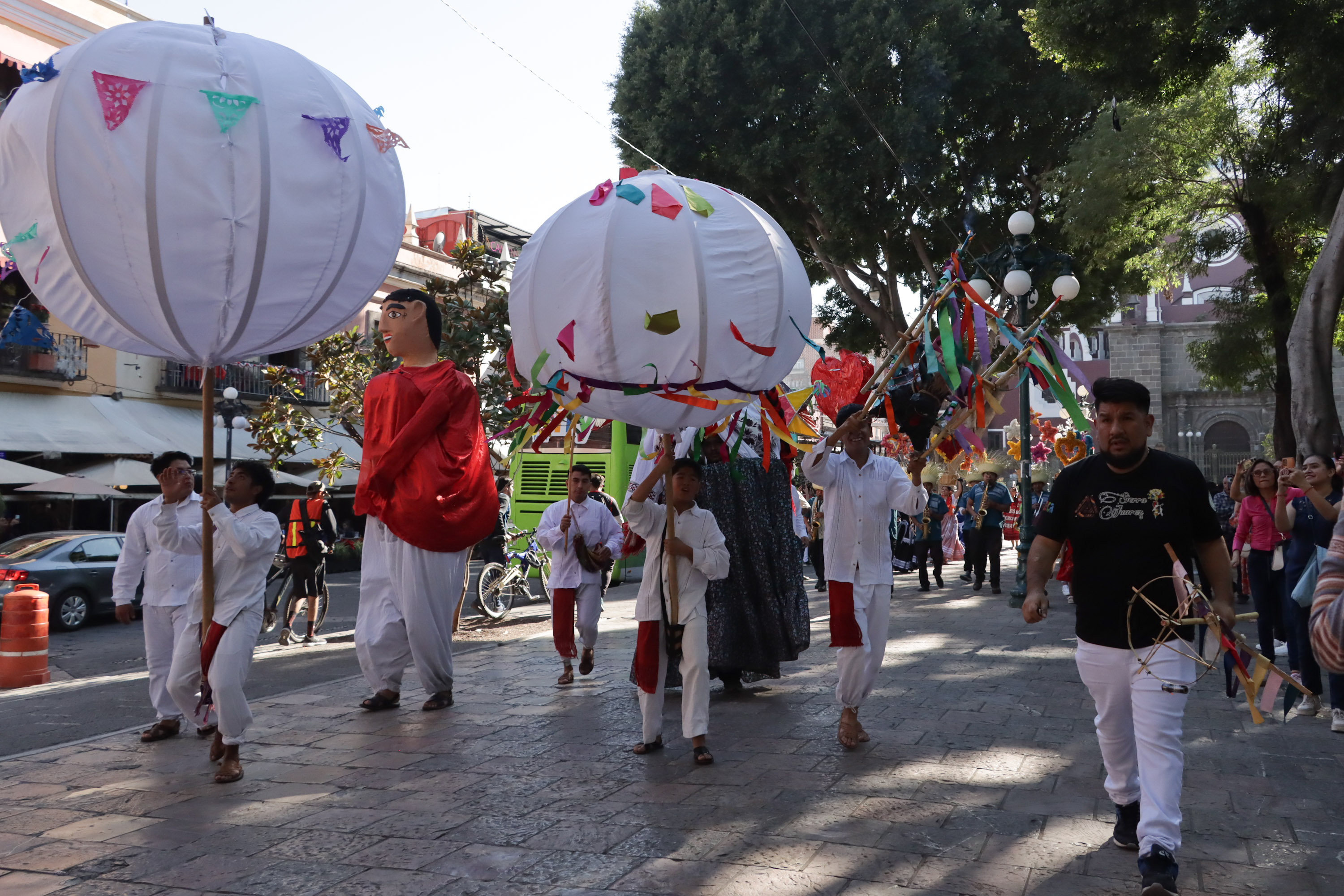 Realizan Convite Oaxaqueño en el zócalo de Puebla