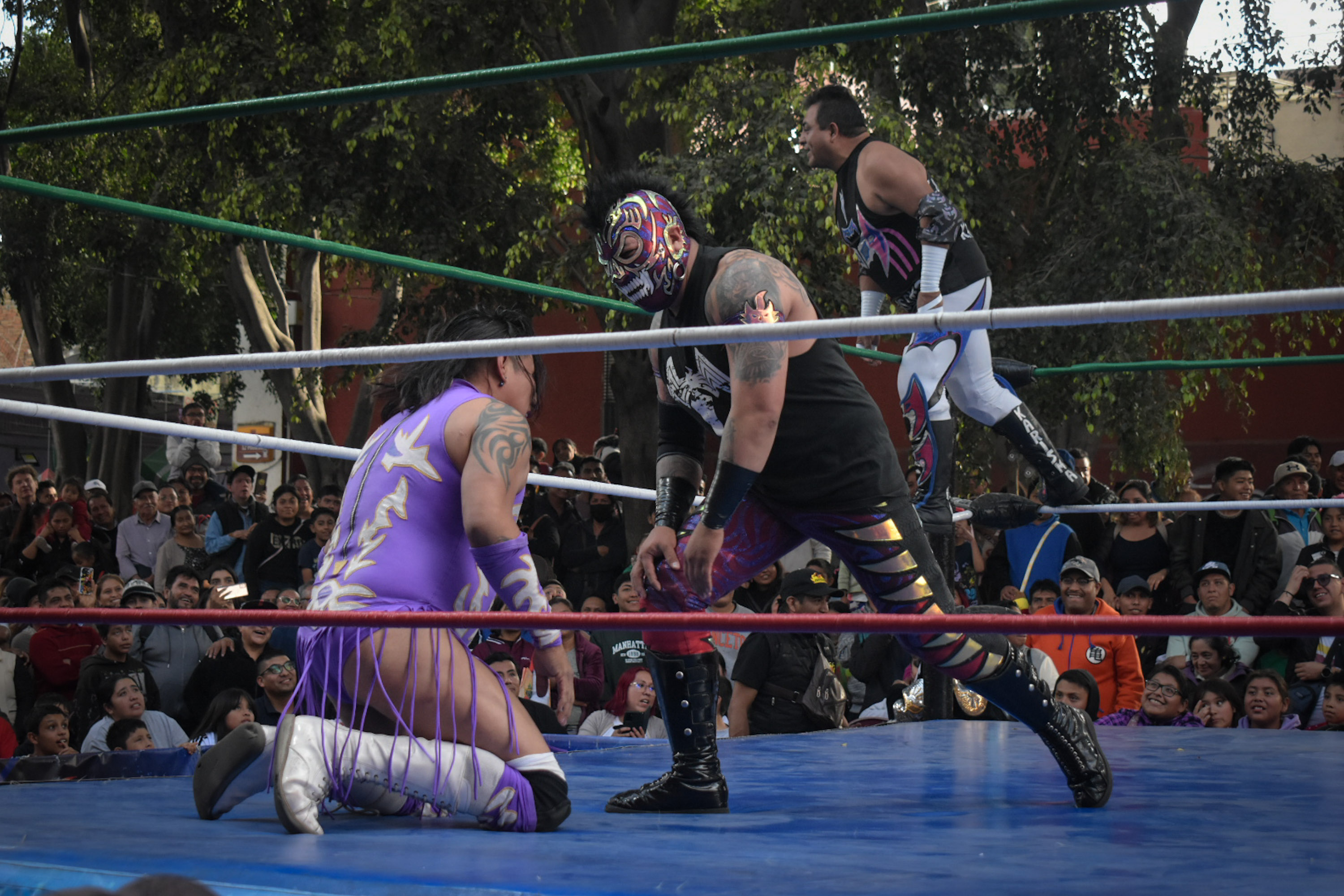 Realizan show de lucha libre por el Día de Reyes