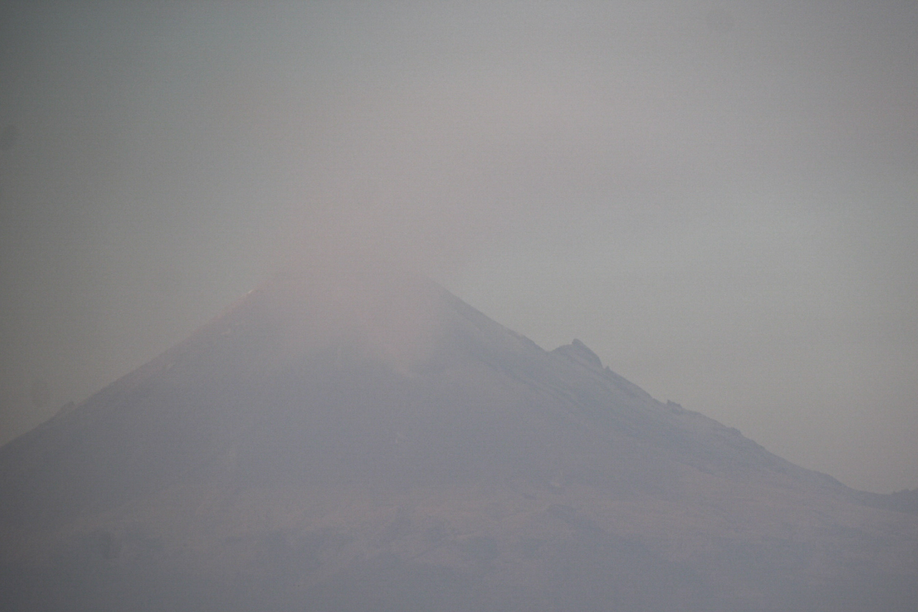 VIDEO Poca visibilidad en torno al volcán Popocatépetl