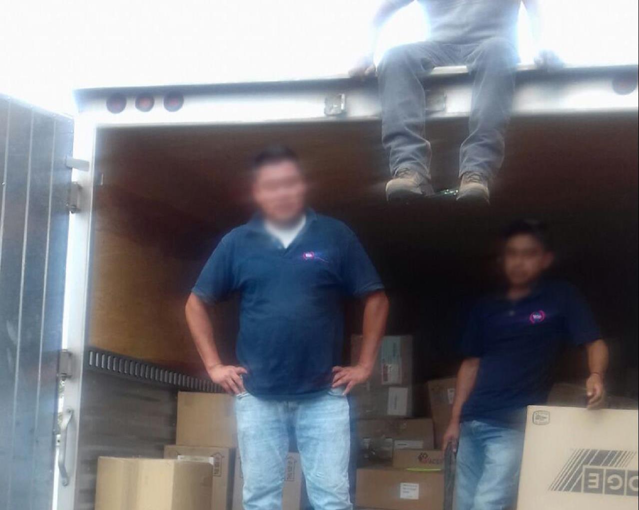 Roban y encierran a vendedores de refacciones en Huauchinango