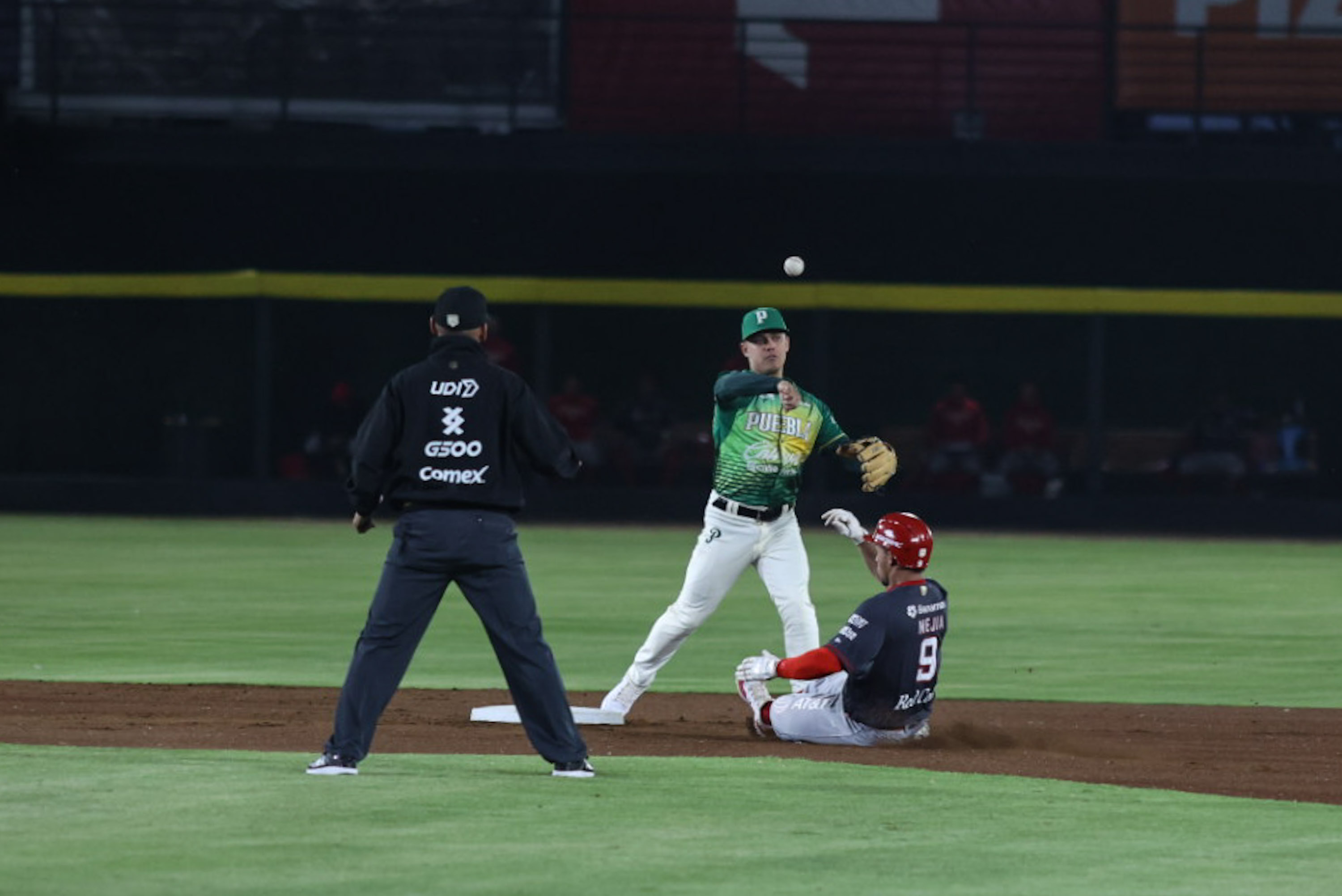 Pericos se mete al Infierno de los Diablos Rojos