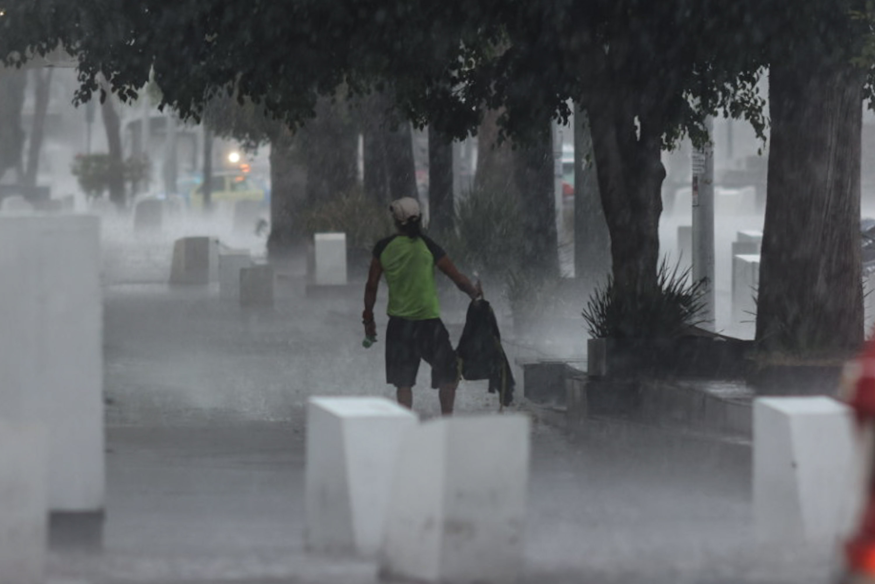 VIDEO Llueve con fuerza en la ciudad de Puebla y Zona Metropolitana