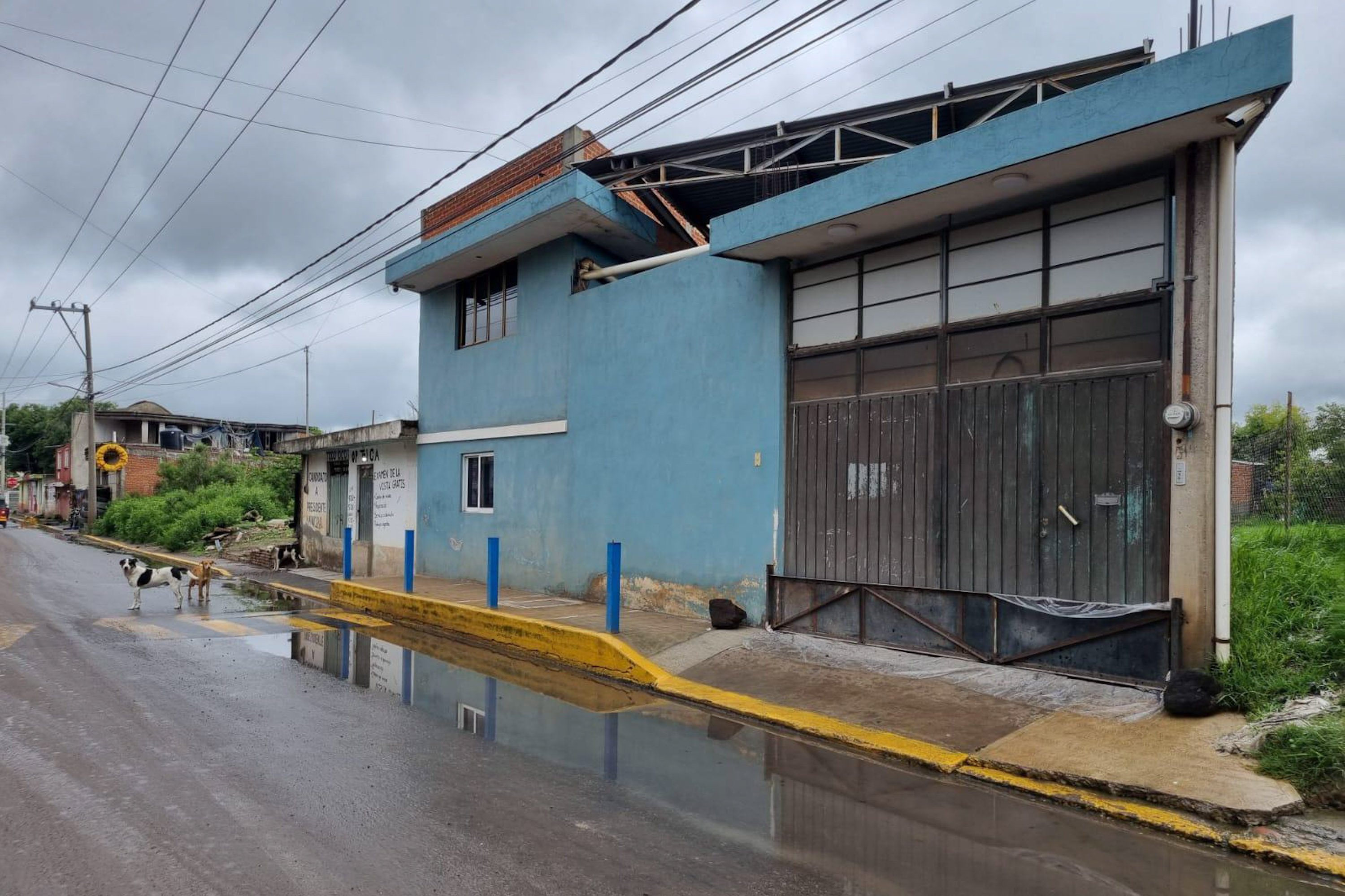 VIDEO Pobladores de San Francisco Ocotlán colocan barricadas