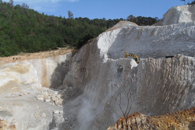 Niega la Semarnat el permiso a mina de feldespato en Zacatlán
