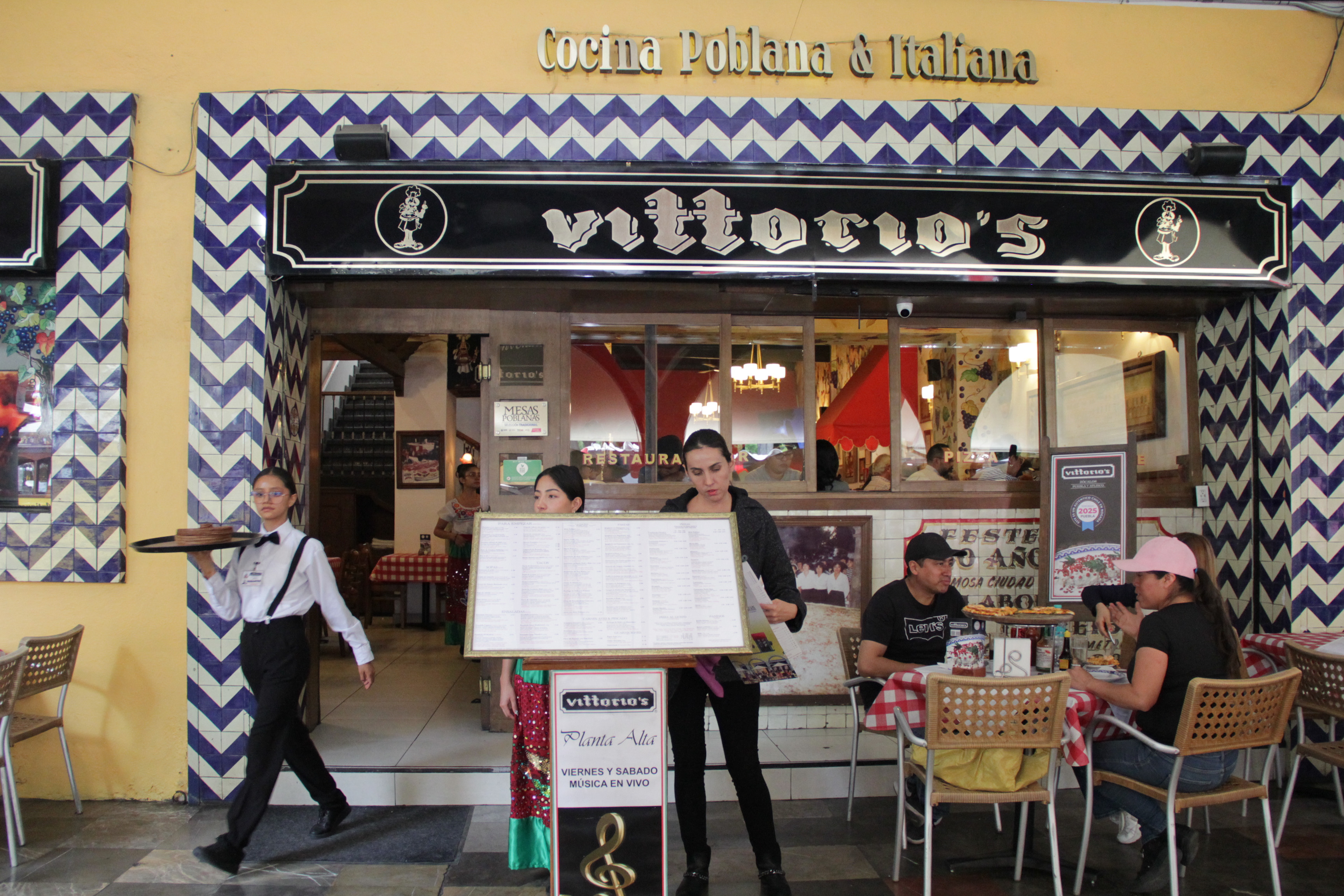 VIDEO Reabre sus puertas el restaurante Vittorio’s