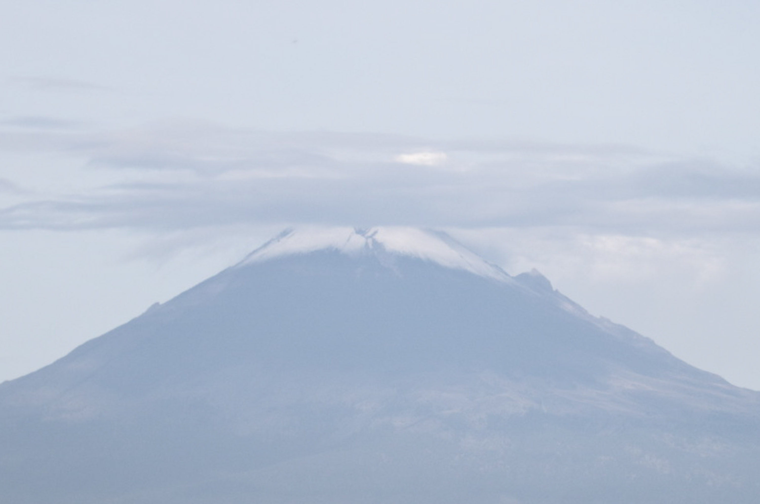 VIDEO Volcán Popocatépetl amanece con un poco de nieve