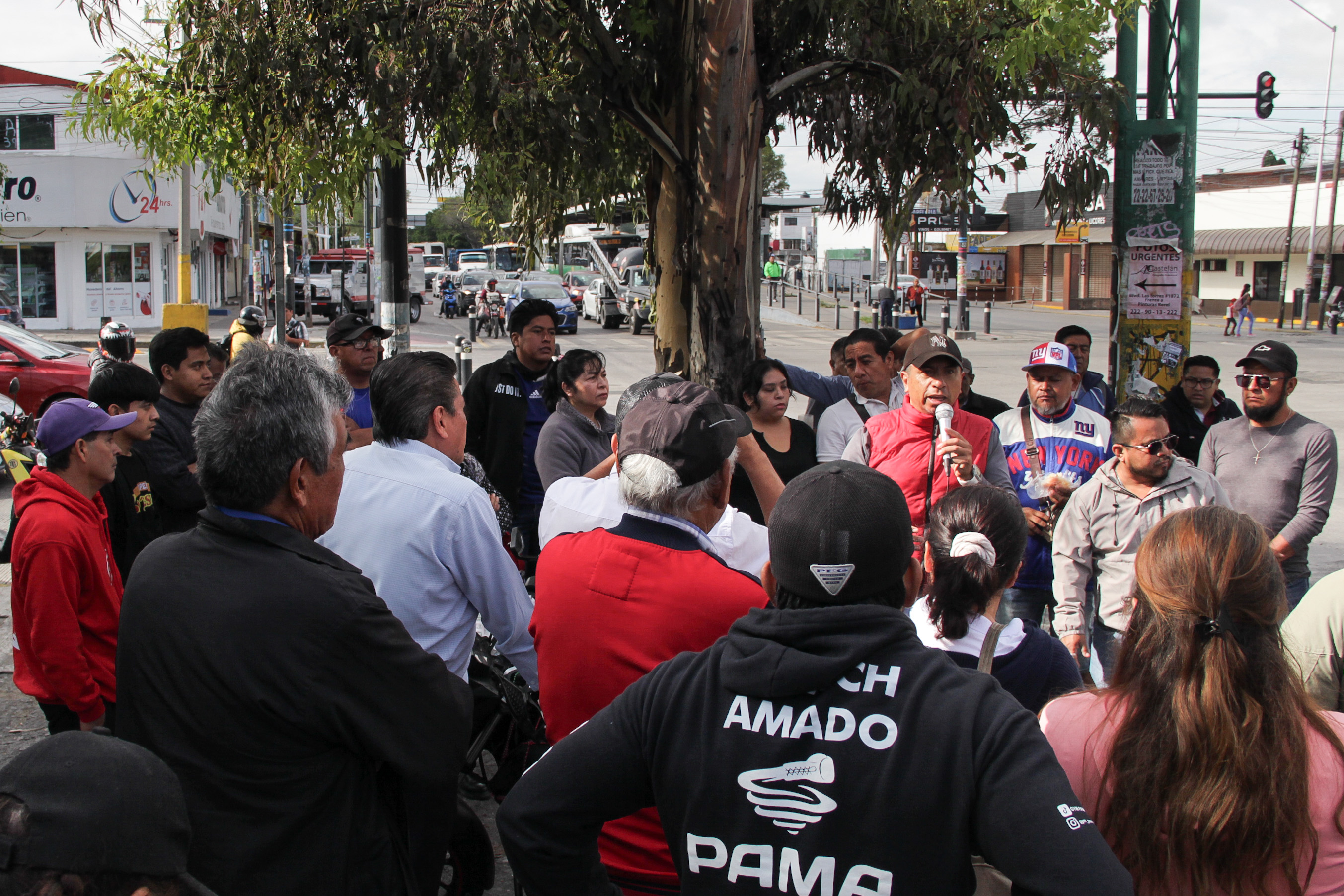 Nueva manifestación de colonos en contra de la ciclovía