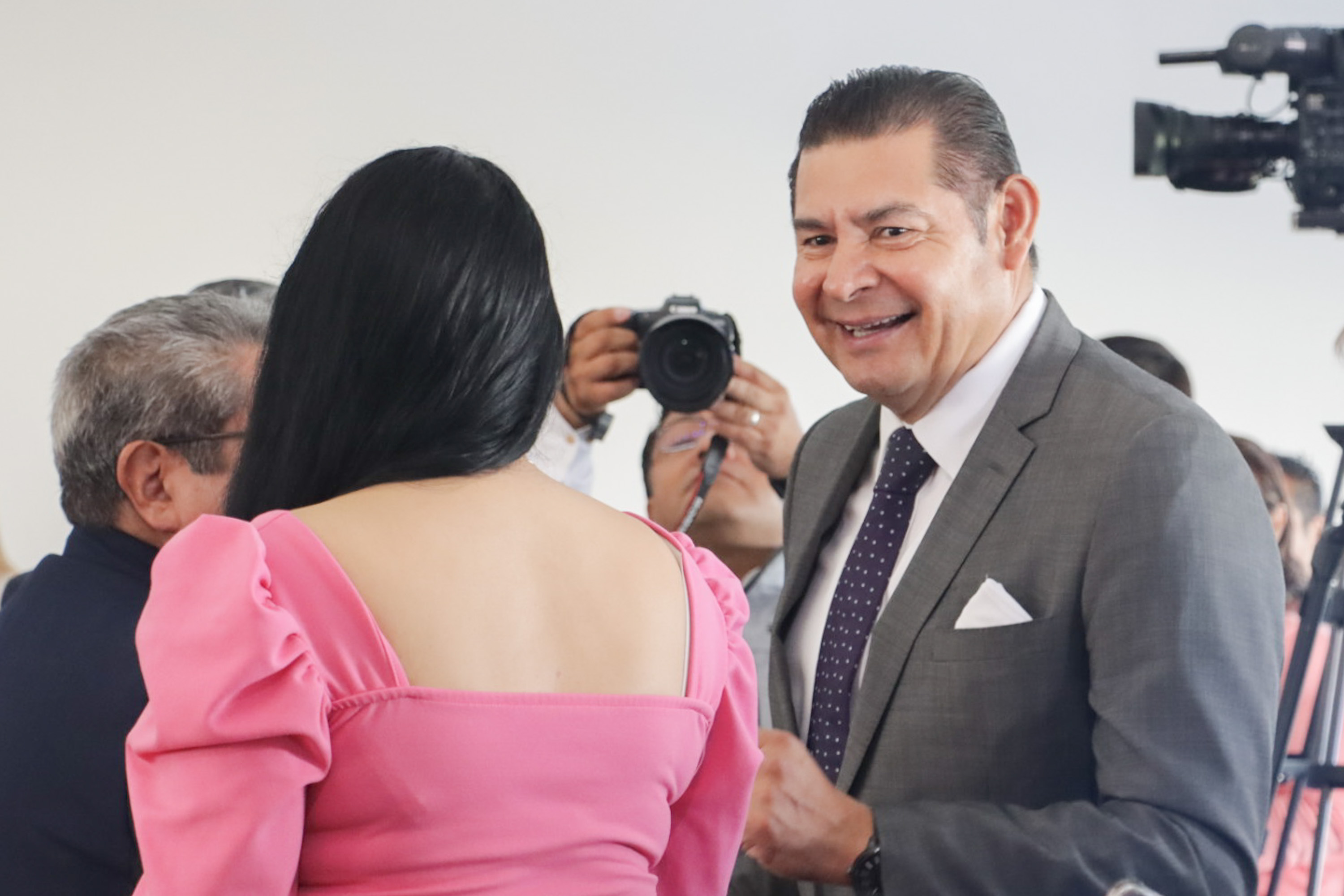 Armenta busca trasparencia para evitar persecución al término del sexenio