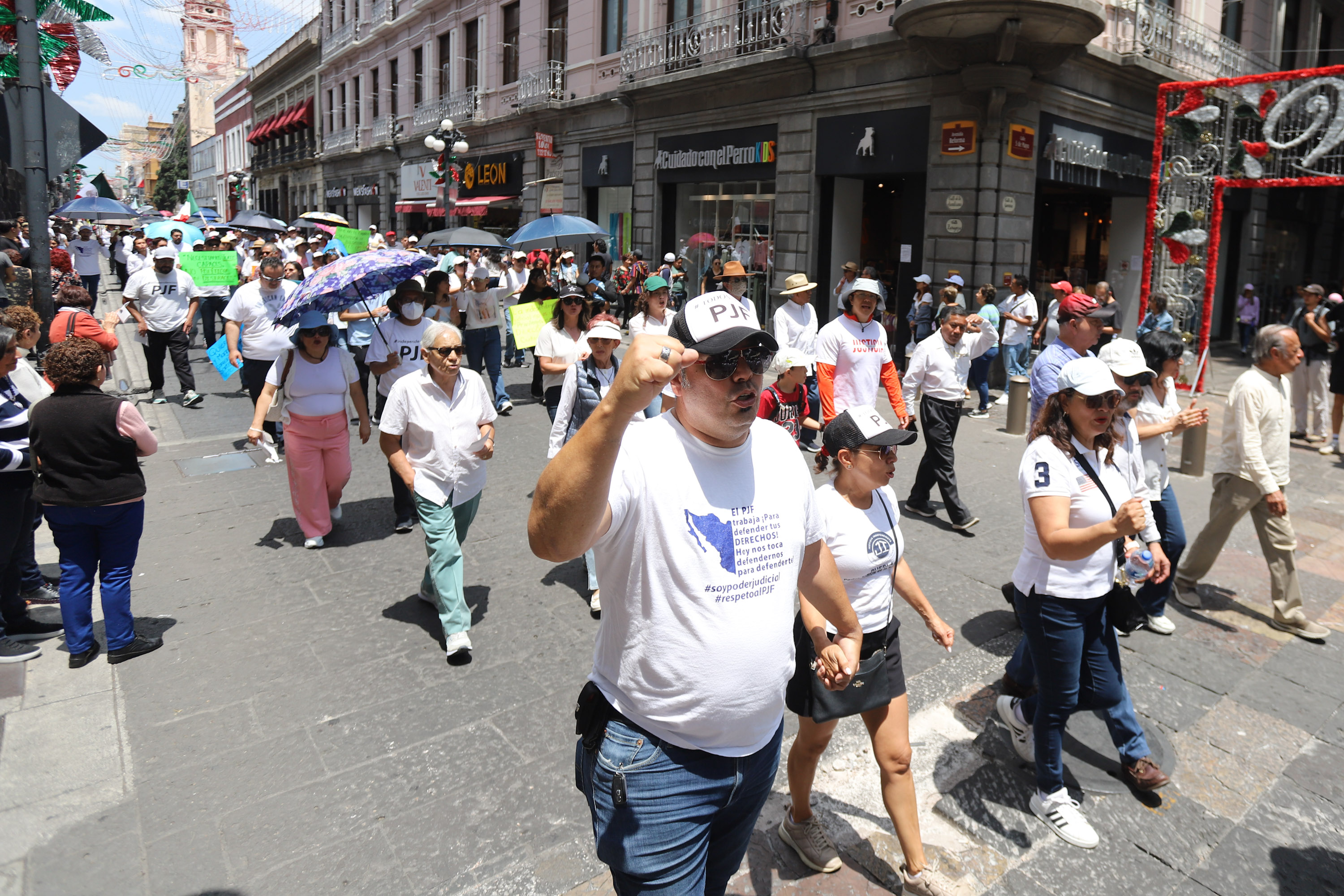 Reforma al Poder Judicial simulará elección de jueces y magistrados: manifestantes