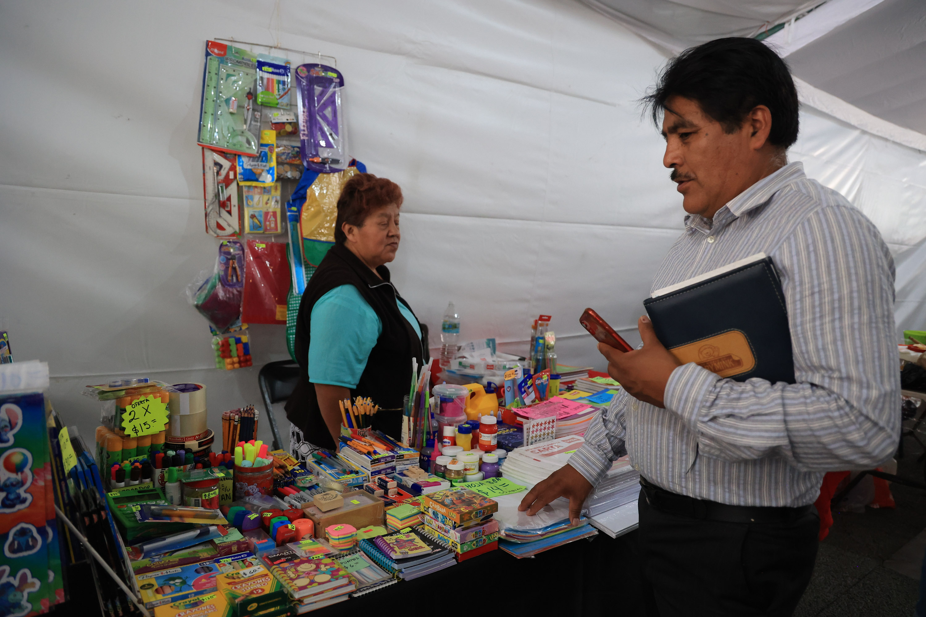 Familias poblanas destinan gran parte de sus ingresos a la educación 