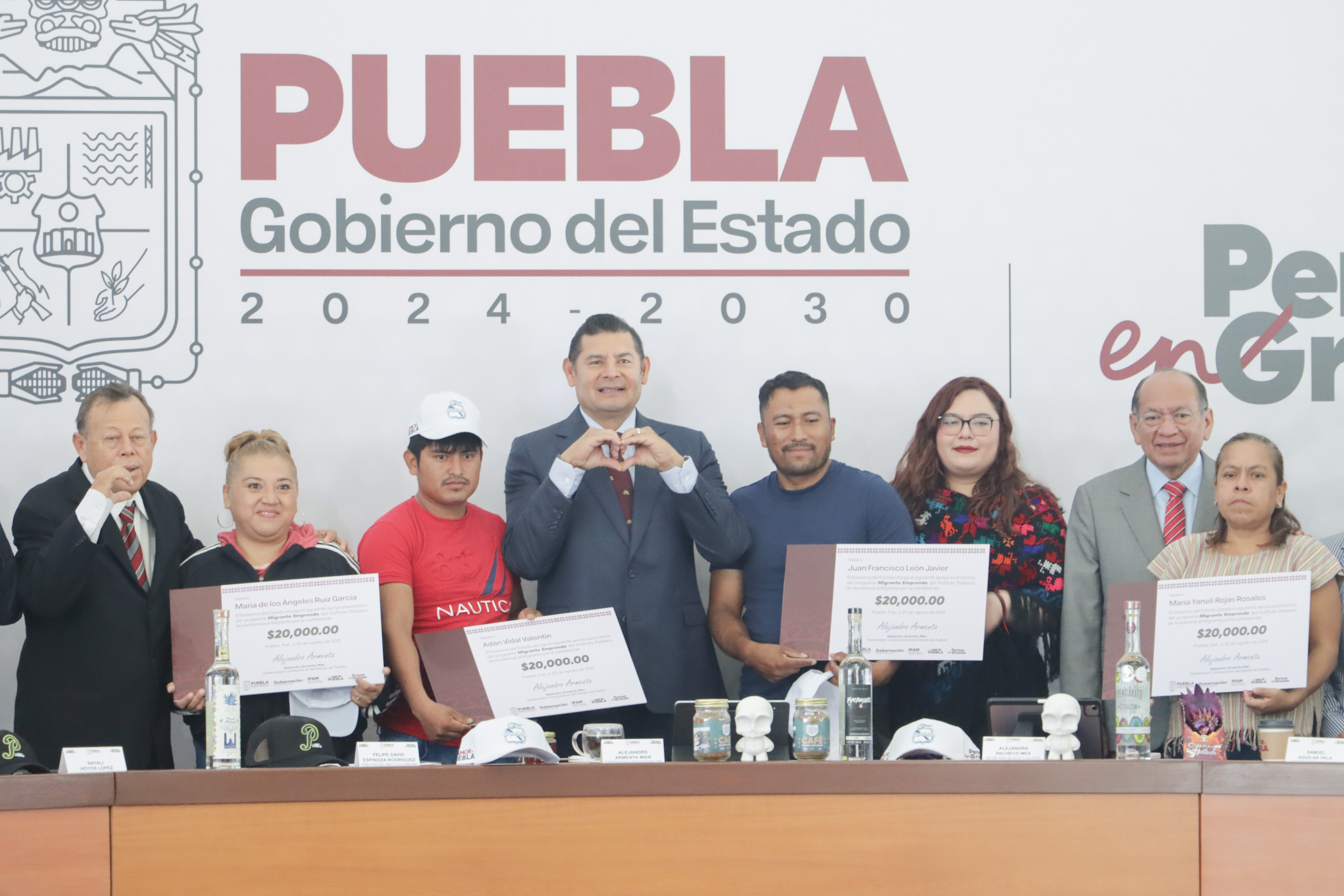 Gobierno del Estado apoya a migrantes con la generación de empleo y acceso a documentos oficiales: IPAM