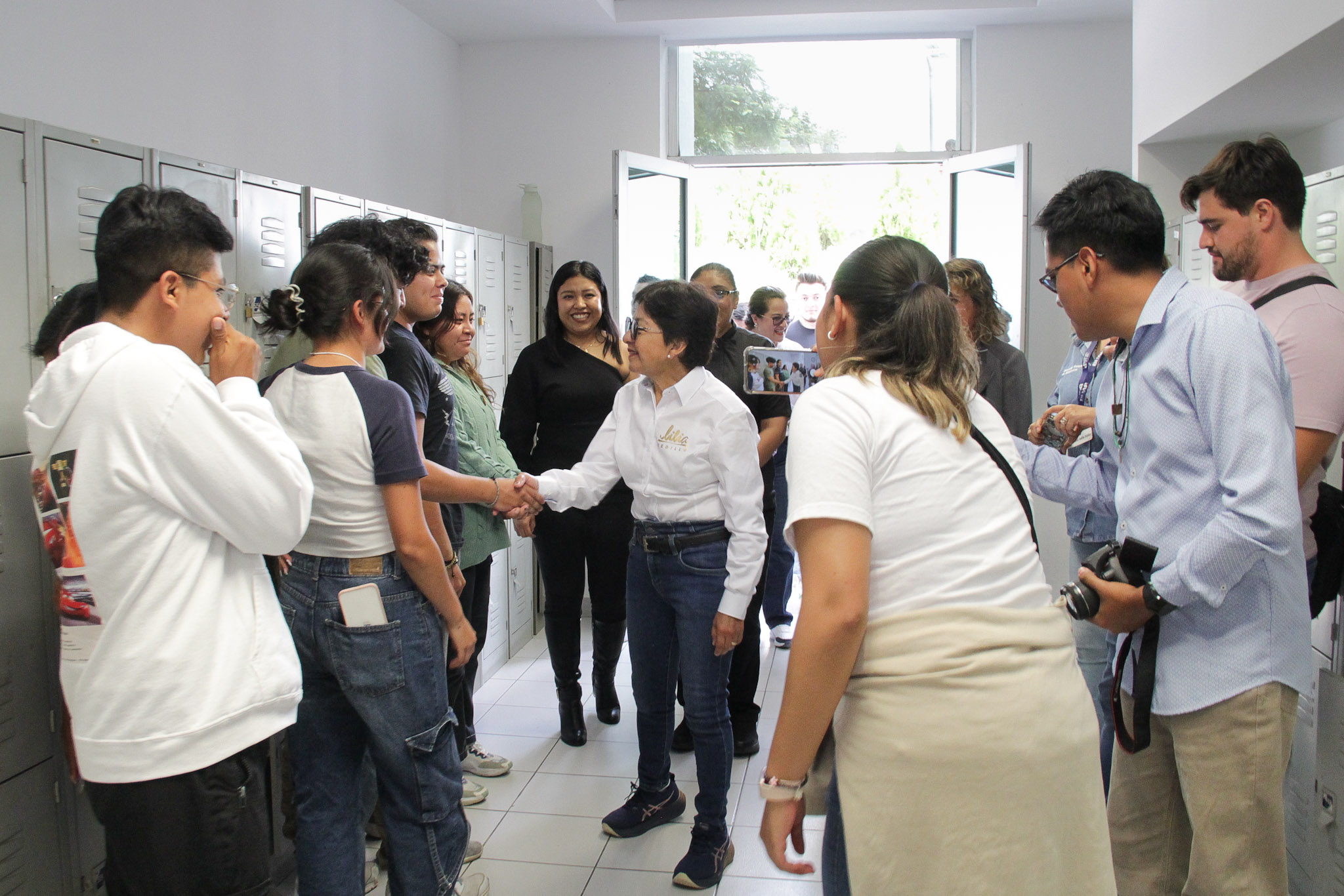 VIDEO Lilia Cedillo presenta su proyecto a estudiantes de Atlixco