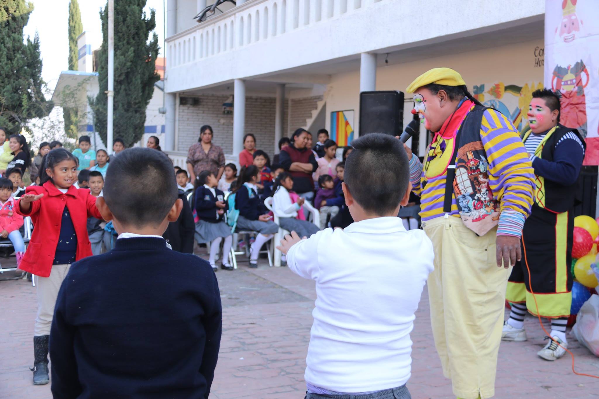 Reparten miles de juguetes por Día de Reyes en Huejotzingo