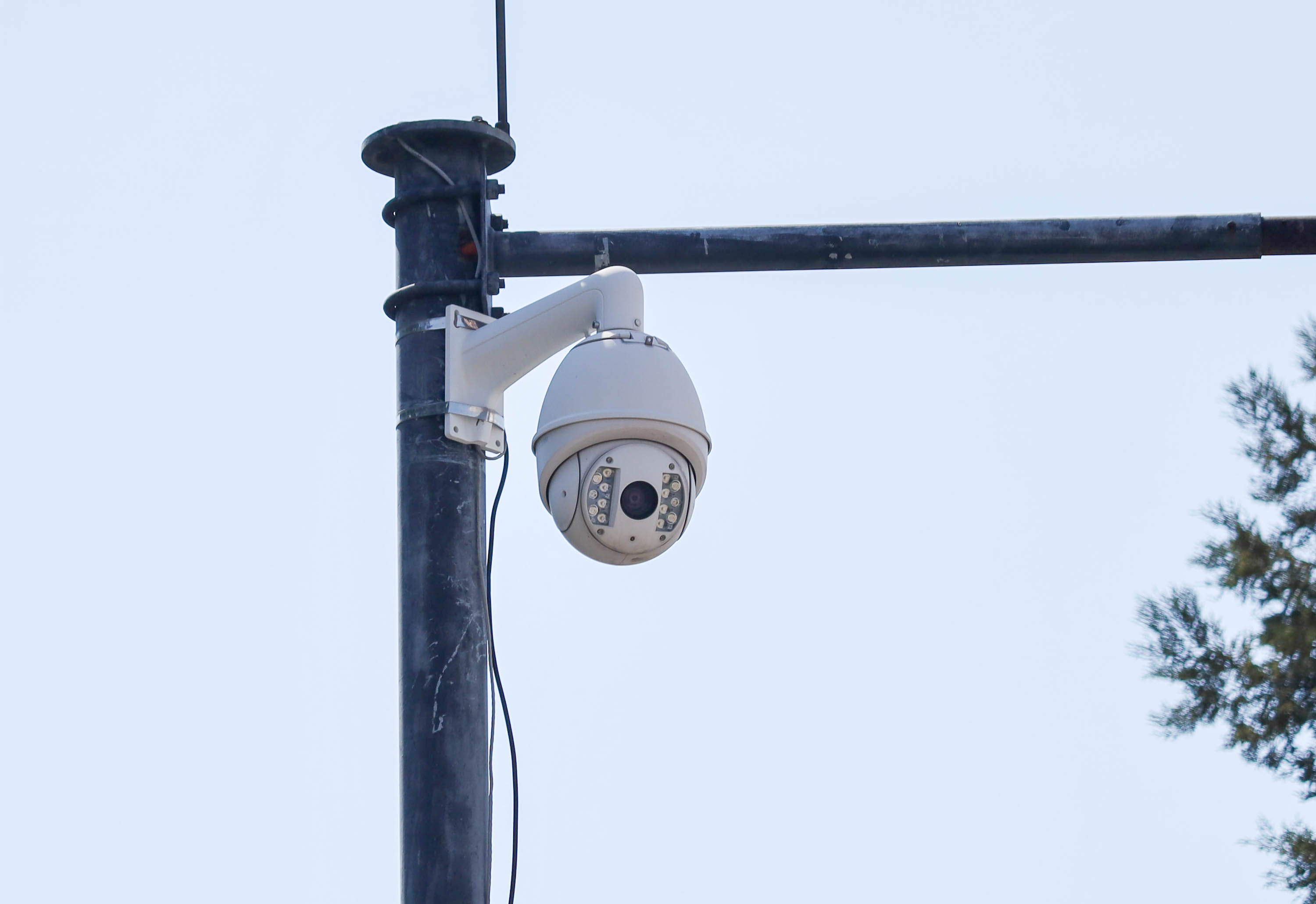 Desinstalan cámaras de videovigilancia apócrifas en Ajalpan 