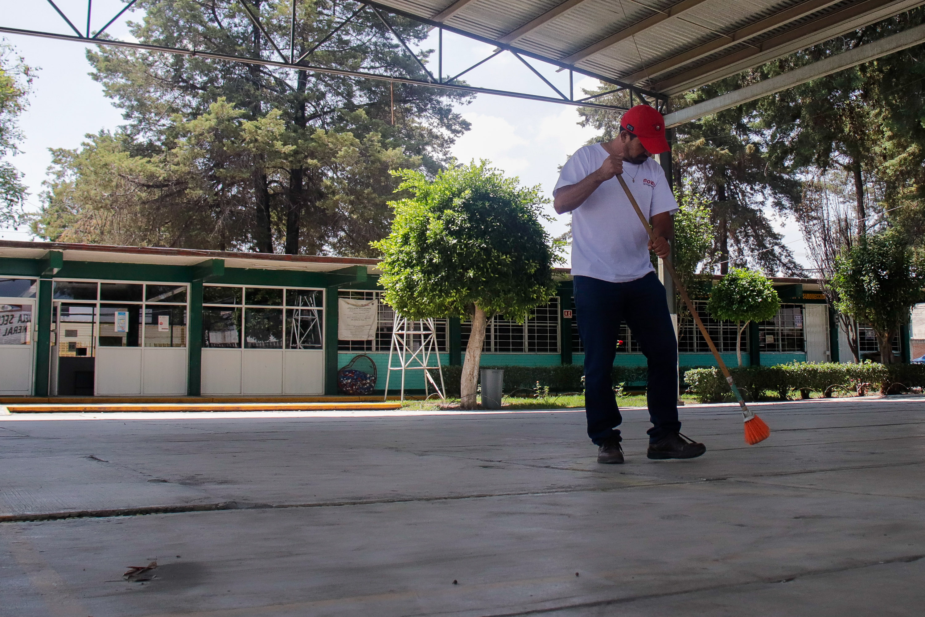 VIDEO Realizan limpieza en escuelas para el regreso a clases