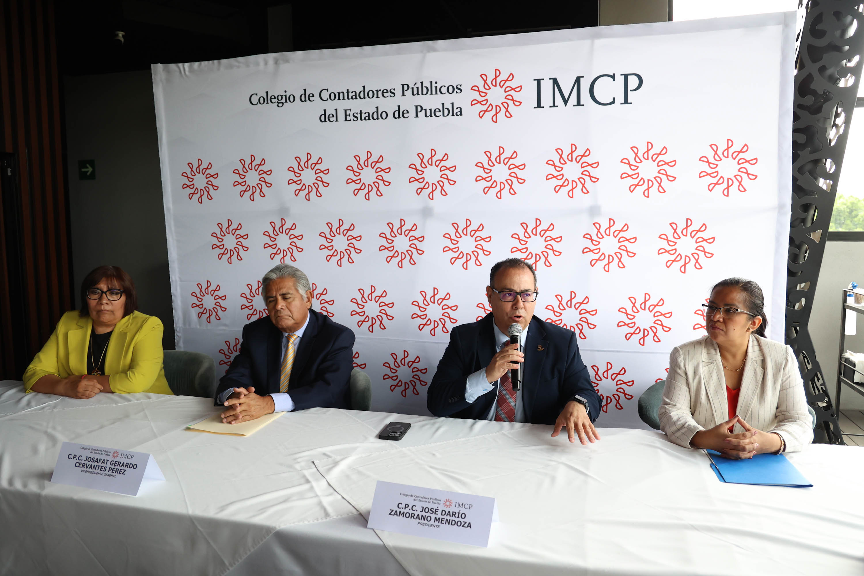 VIDEO Contadores Públicos de Puebla se pronuncia por jornada de 40 horas