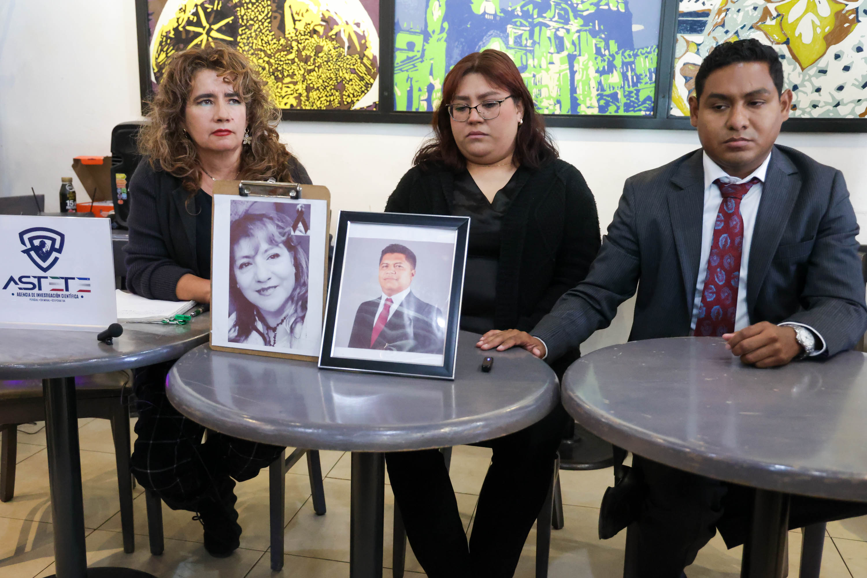 Familiares exigen justicia tras fallecimiento de Omar Jiménez y Julia Islas