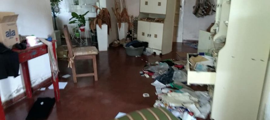 Sujetos armados saquean casa en Xicotepec frente a su dueña
