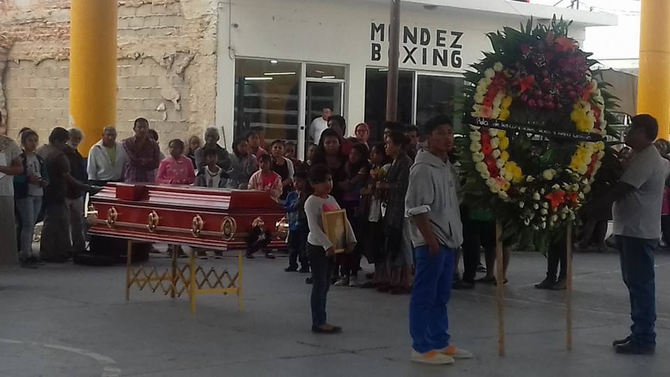 Mujeres de Tehuitzingo protestan tras asesinato de Ana N.