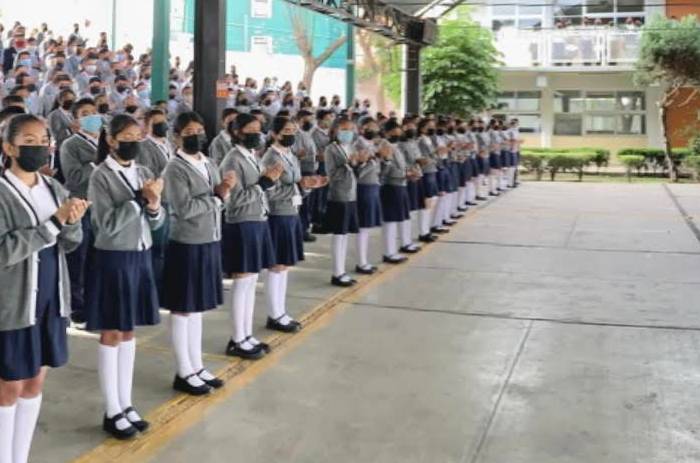 Suspenden clases en escuela de Atlixco por casos masivos de Covid