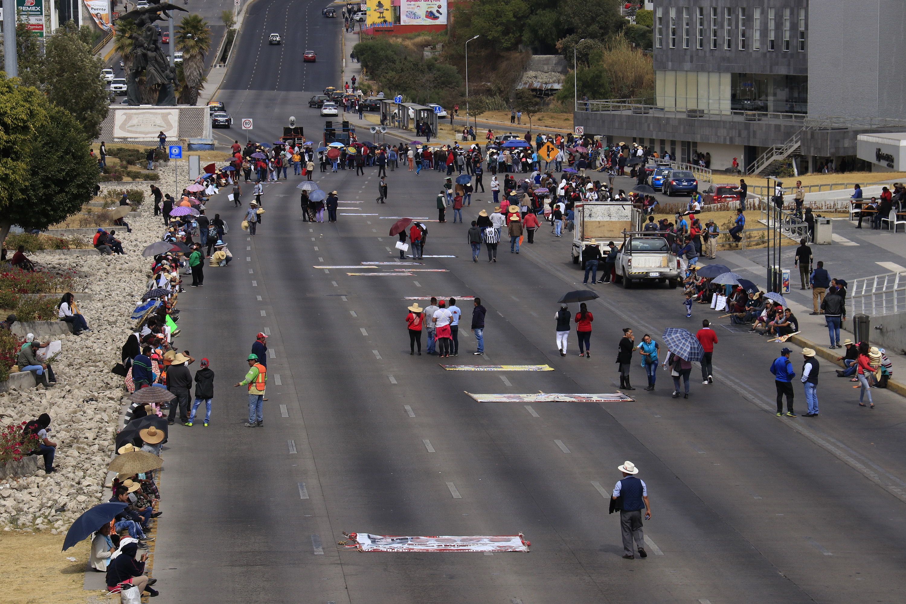 Reordenamiento de rutas ocasiona protesta de la 28 de Octubre