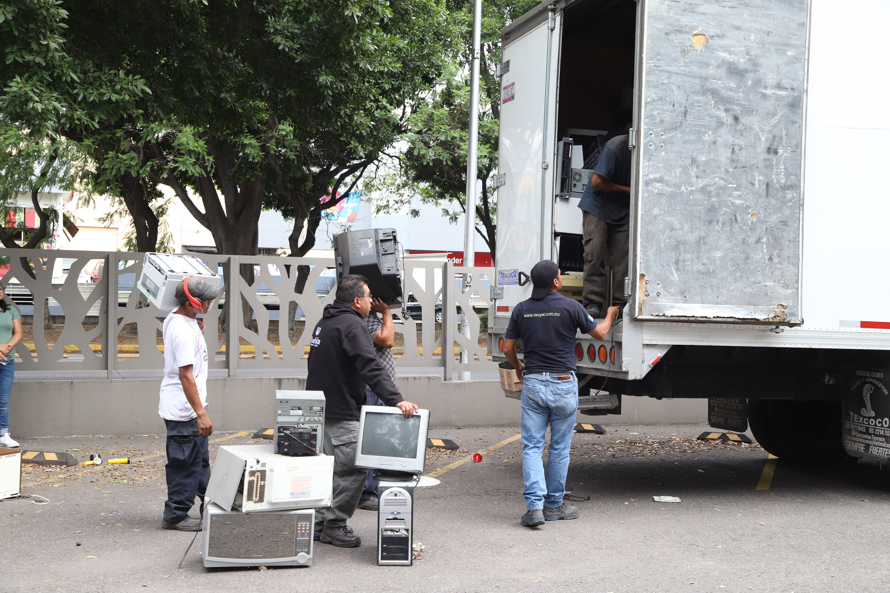 Llevan a cabo reciclatón en el Parque Juárez