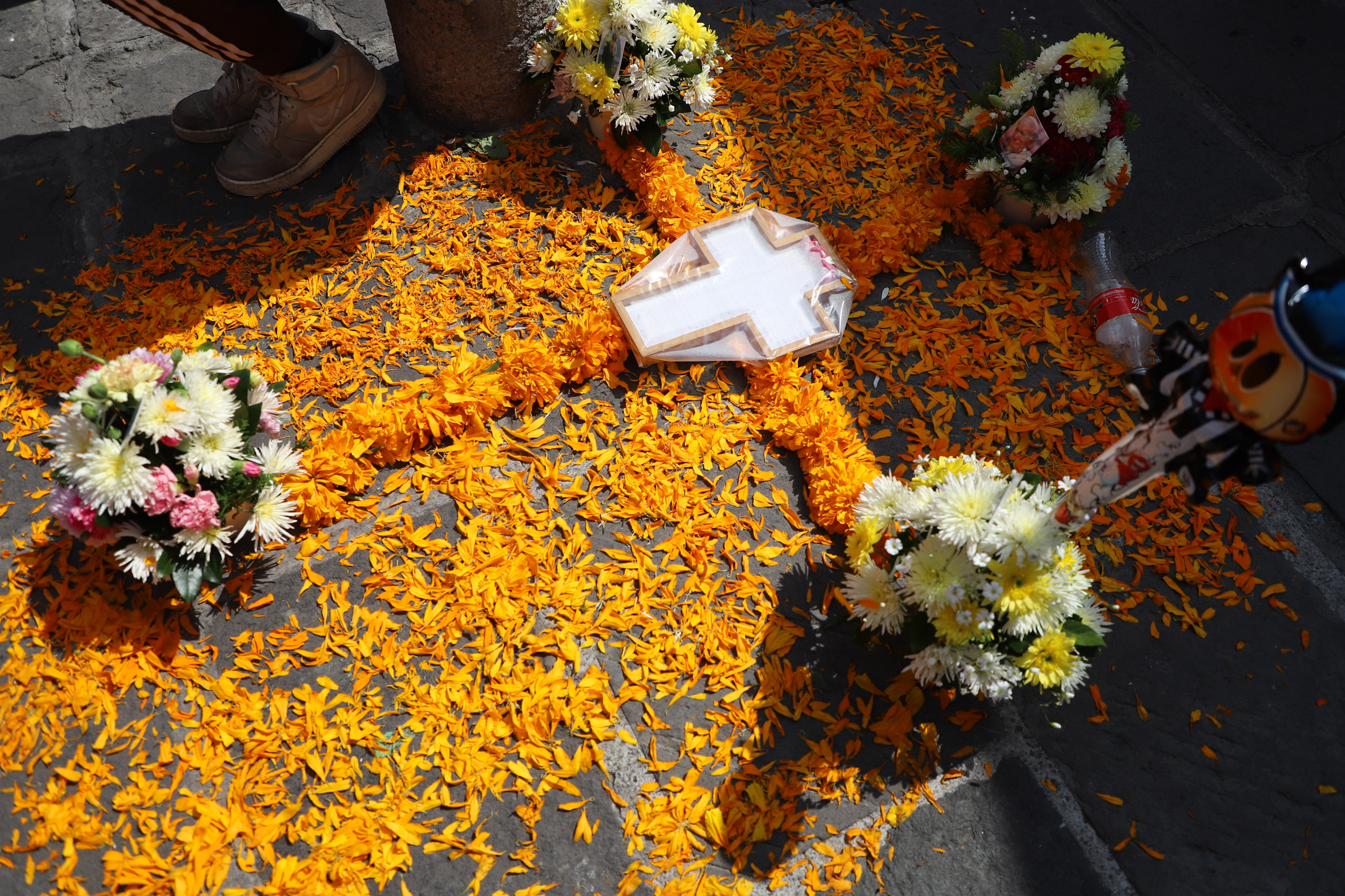 VIDEO Colocan Ofrenda para recordar a Daniela Santiago