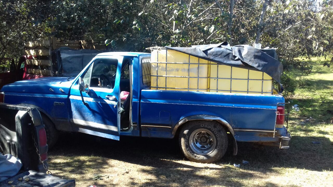Hallan 3 camionetas con combustible robado en Huauchinango