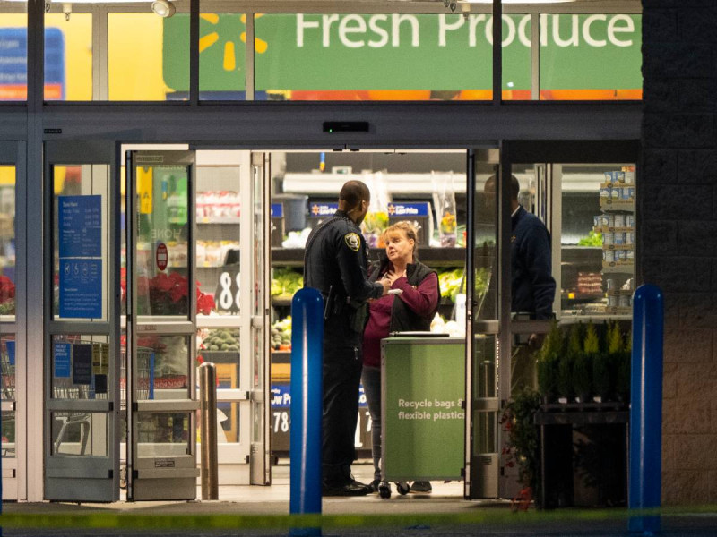 Empleado de Walmart en EU balea y mata a 6 clientes