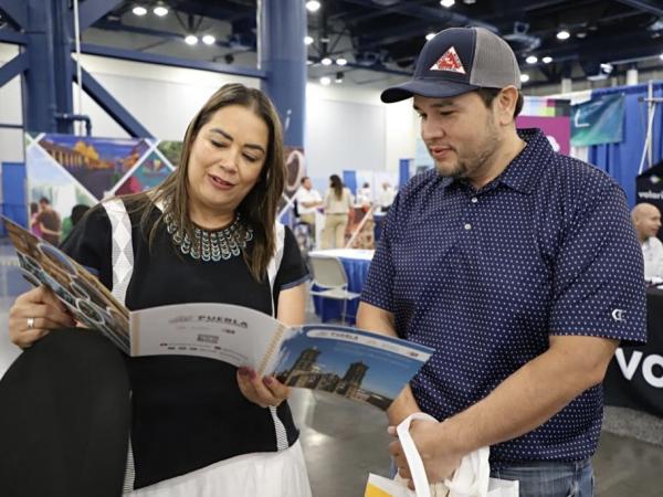 Promueve gobierno estatal a Puebla entre visitantes de Houston Travel Fest
