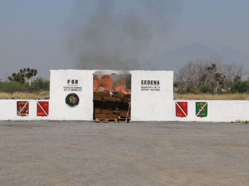 Queman mil 800 kilos de droga en Nuevo León