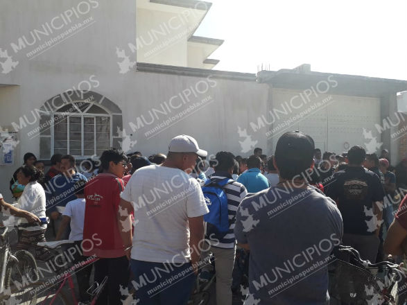 Amenazan linchar a ladrón mientras protestan en Huejotzingo