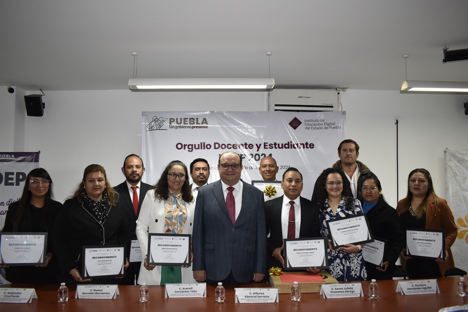 Premia IEDEP a docentes y estudiantes por excelencia académica