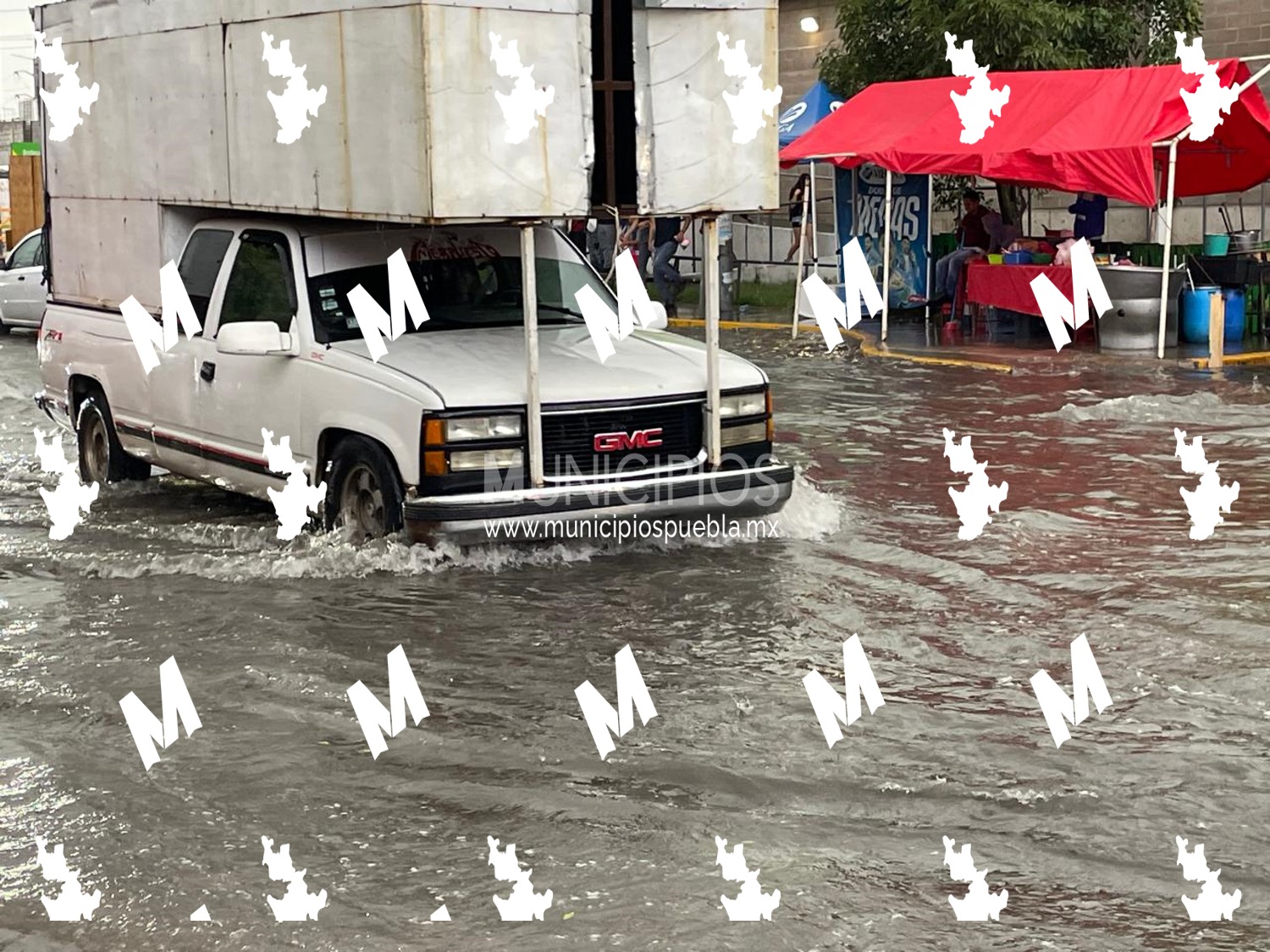 Cae intensa lluvia y granizo en la Zona Metropolitana