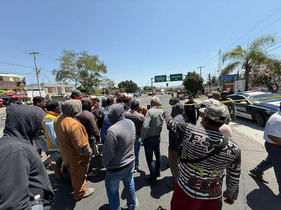 Cierran carretera Izúcar-Cuautla y Crucero Cuatro Caminos