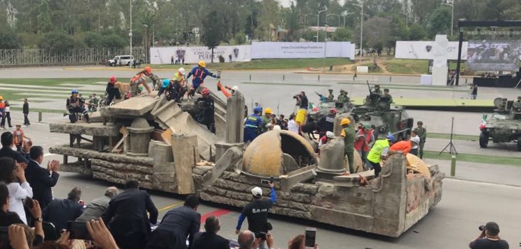 (Video) Políticos utilizan desfile de la Batalla de Puebla para promoverse