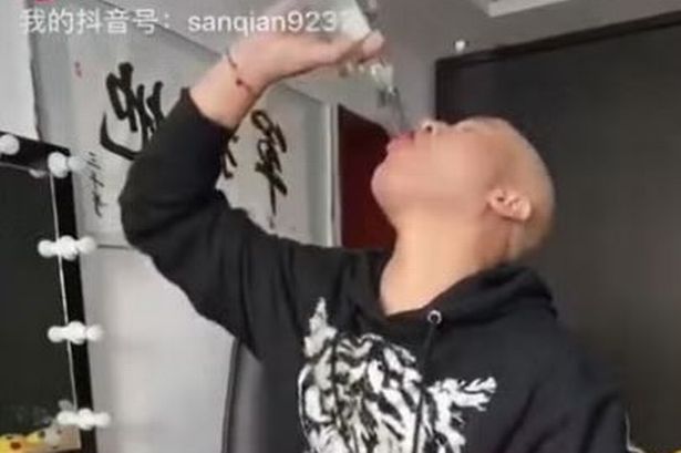Influencer bebe siete botellas de licor en live y muere horas después