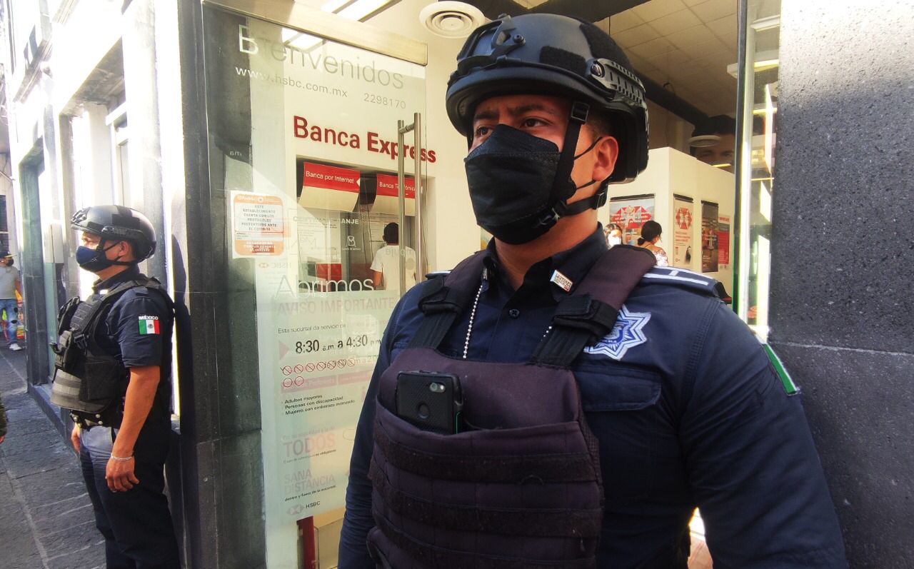 Más de 2 mil policías municipales vigilan el Buen Fin en la capital poblana