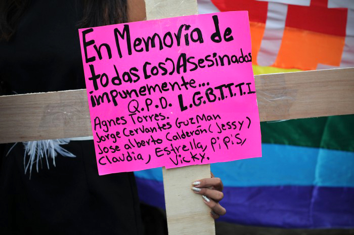 Saña e impunidad enfrentan deudos de la comunidad LGBTTT en Puebla