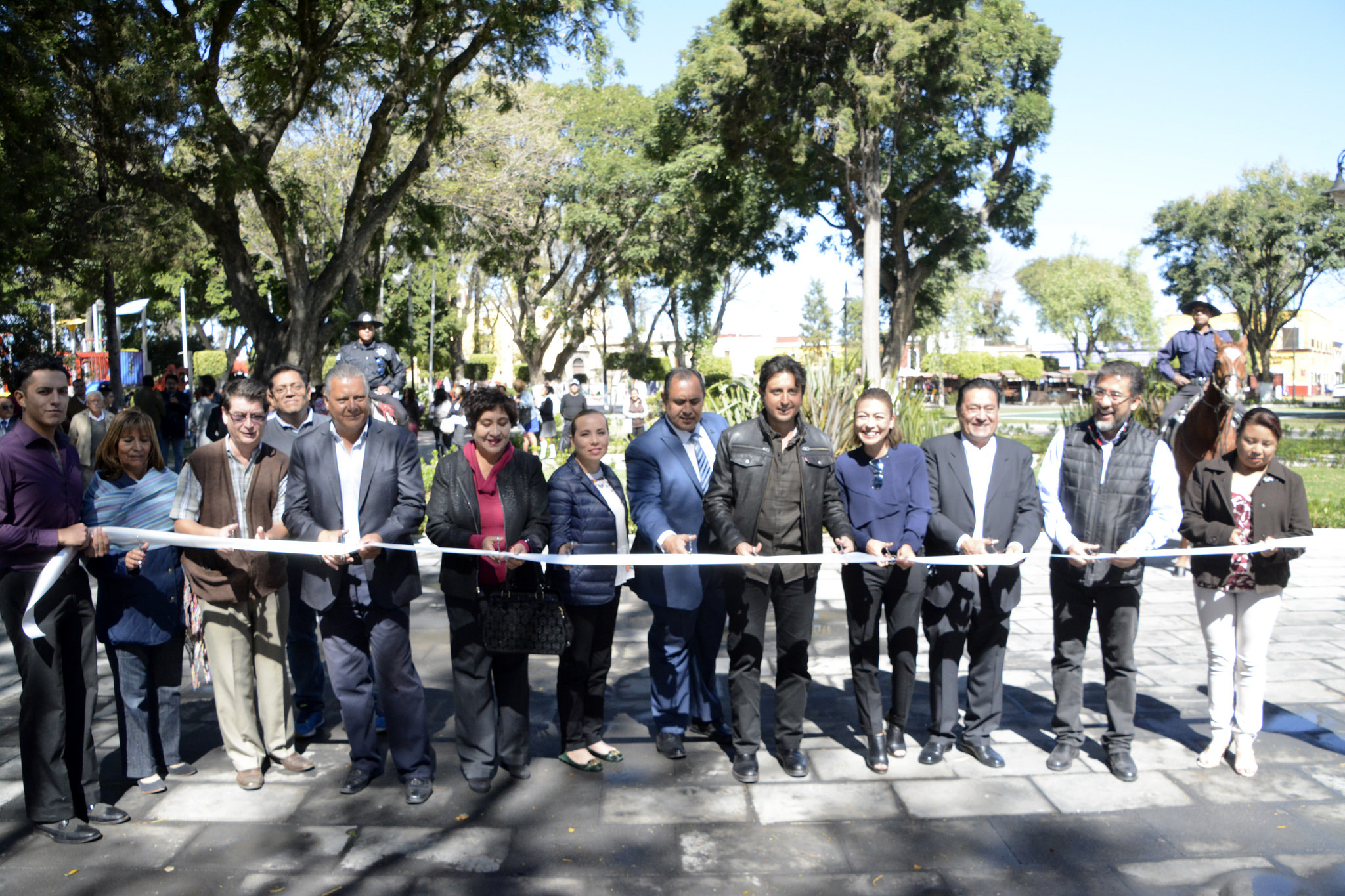 Edil inaugura trabajos de mejoramiento en zócalo de San Pedro
